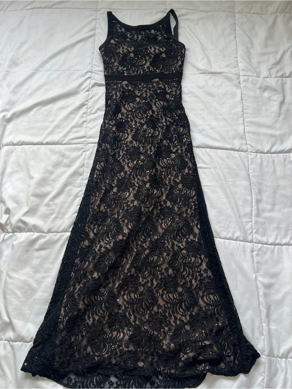NW NIGHTWAY Black Lace Sequin Evening Gown